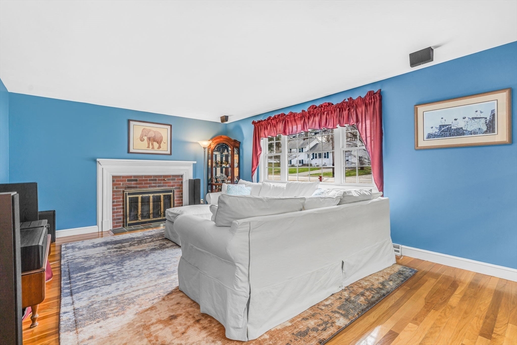 7 Eastview Road Hopkinton, MA 01748 - Photo 9 of 37 Gallery Image 9