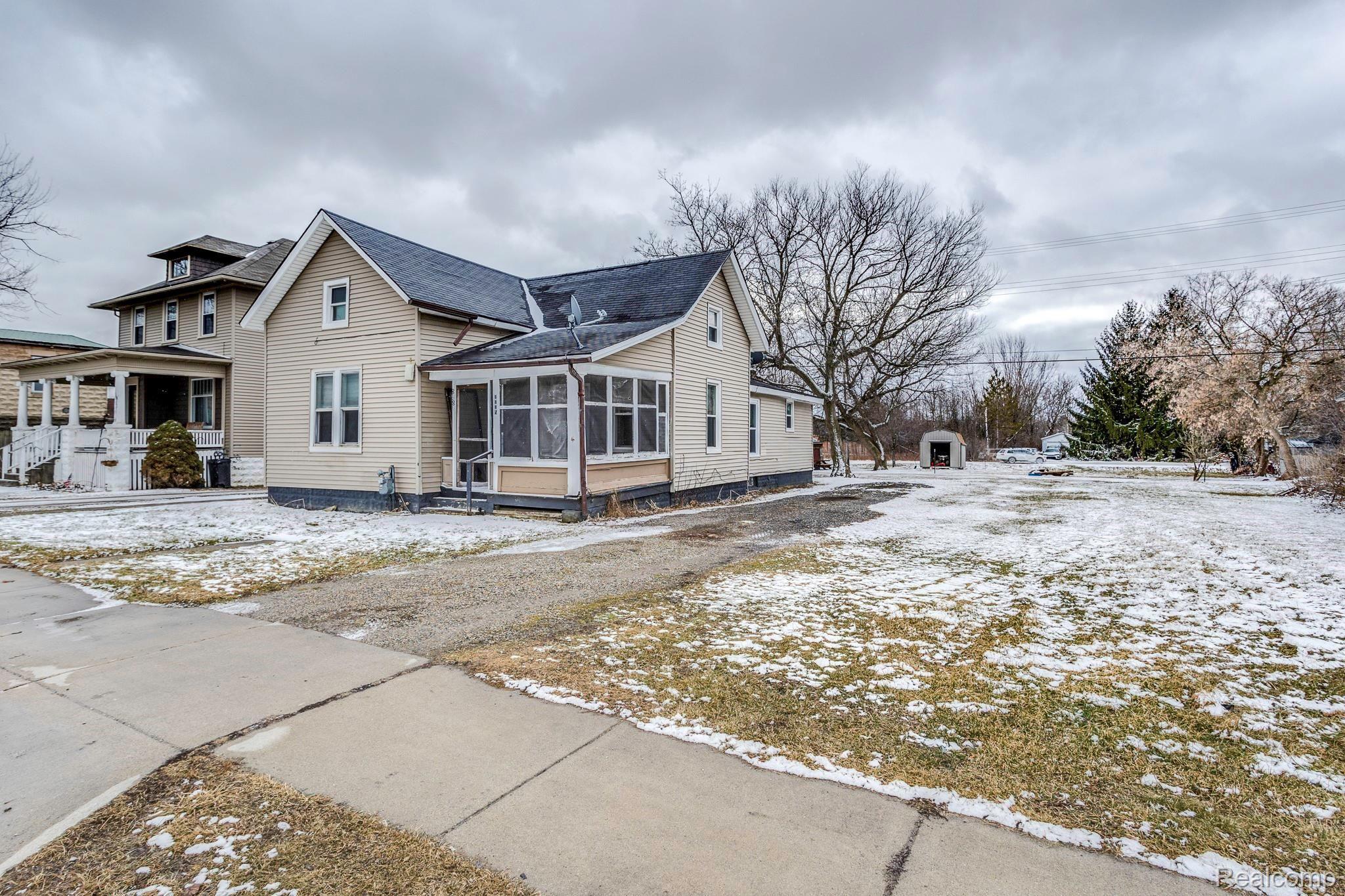 8881 Avoca Road Avoca, MI 48006 - Photo 2 of 35 8881 Avoca (29 of 35).jpg