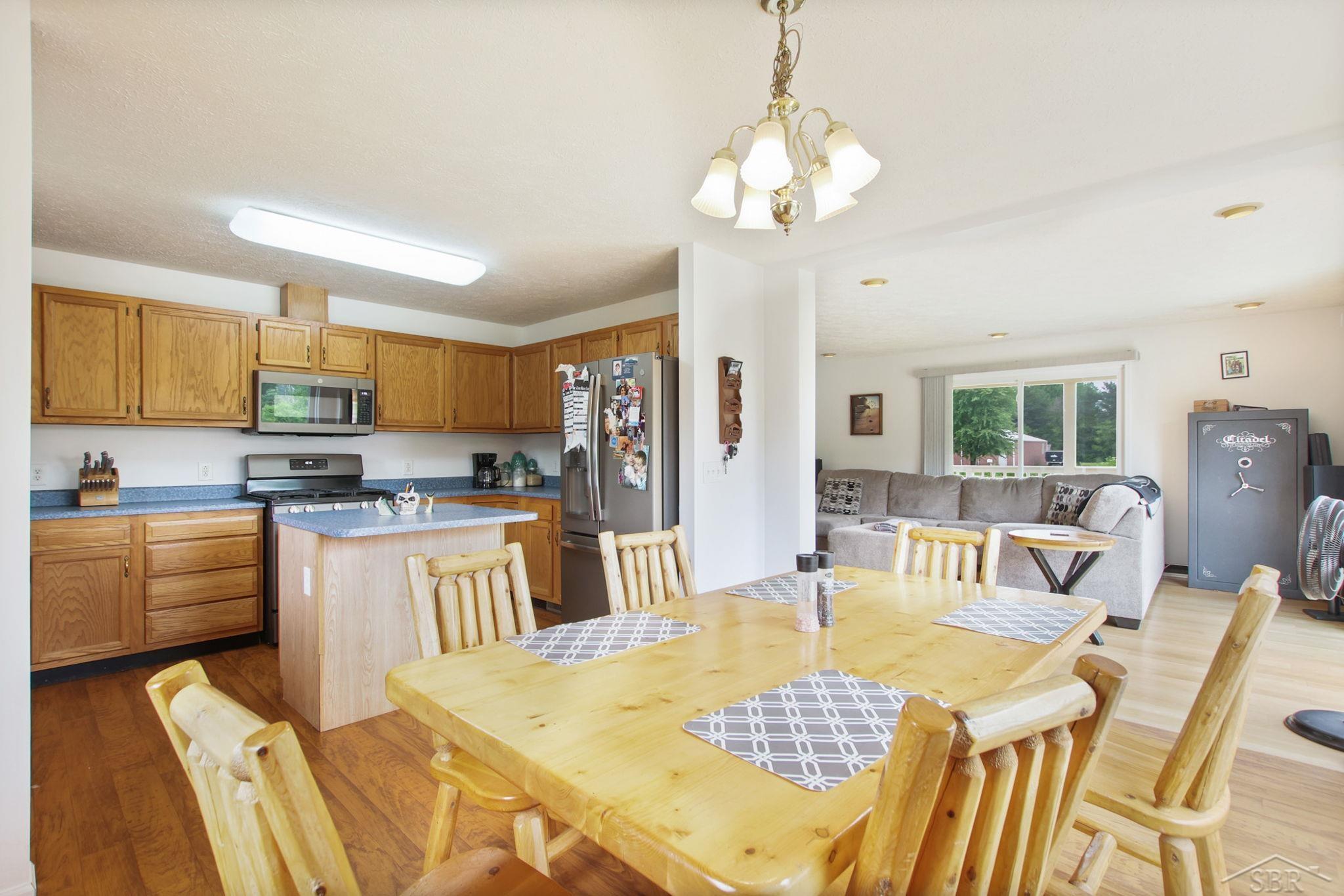 9986 South Lewis Road Millington, MI 48746 - Photo 18 of 58 50112734-17.JPG