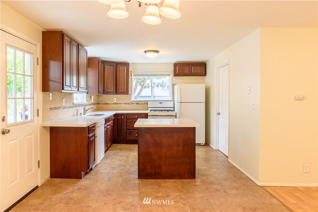 4204 Timberline Road Clinton, WA 98236 - Photo 13 of 29