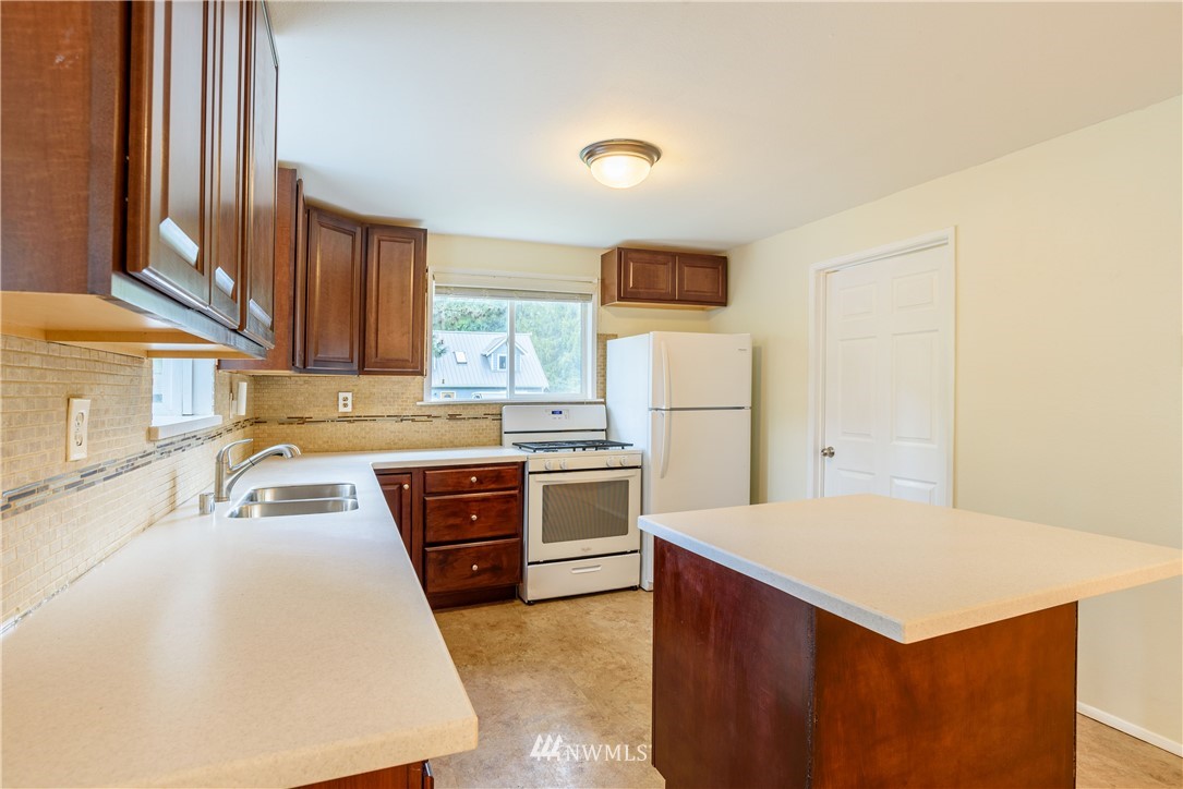 4204 Timberline Road Clinton, WA 98236 - Photo 14 of 29