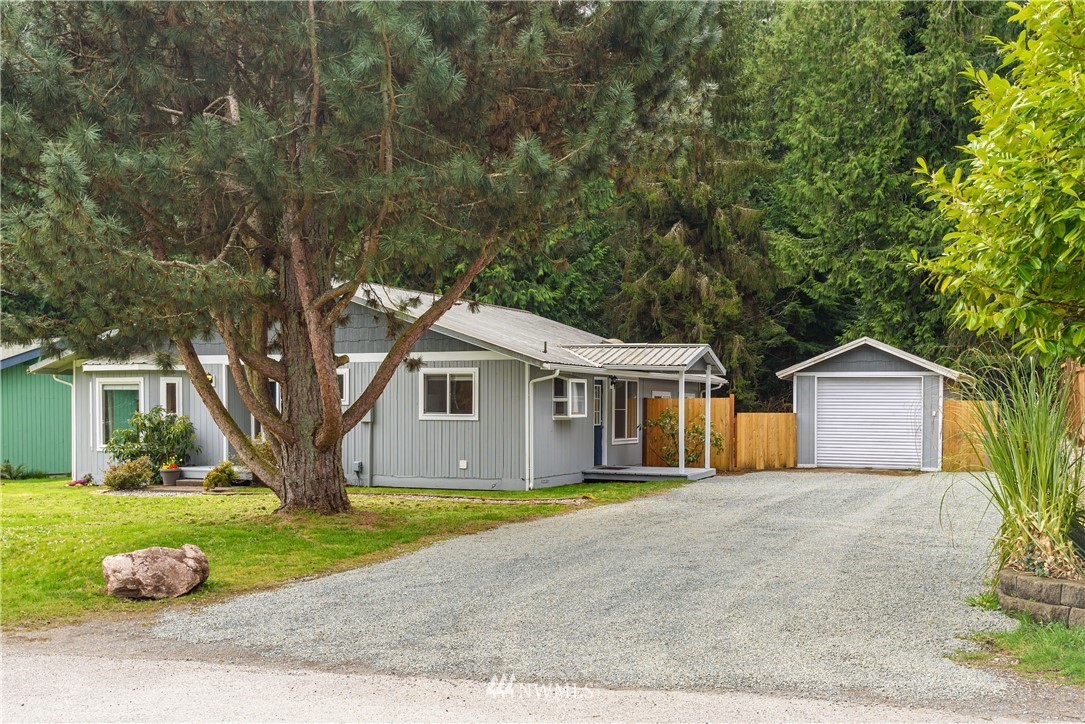 4204 Timberline Road Clinton, WA 98236 - Photo 3 of 29