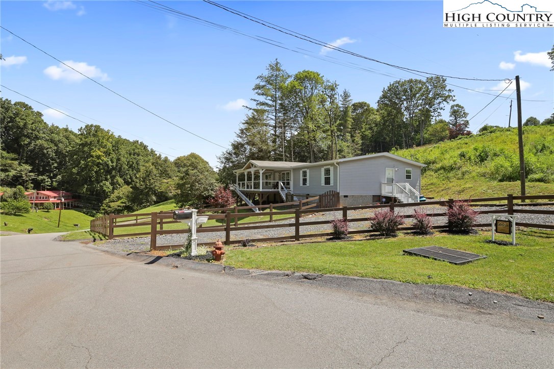 565 Valley Road Spruce Pine, NC 28777 - Photo 4 of 39 a view of a park with sitting area