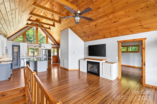 $575,000 | 26 Lakeview Trail, Nebo, NC 28761