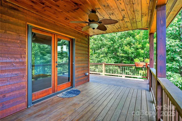 $575,000 | 26 Lakeview Trail, Nebo, NC 28761