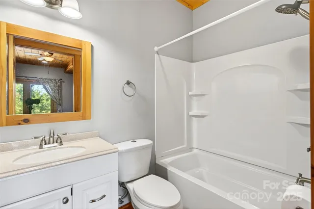 $575,000 | 26 Lakeview Trail, Nebo, NC 28761