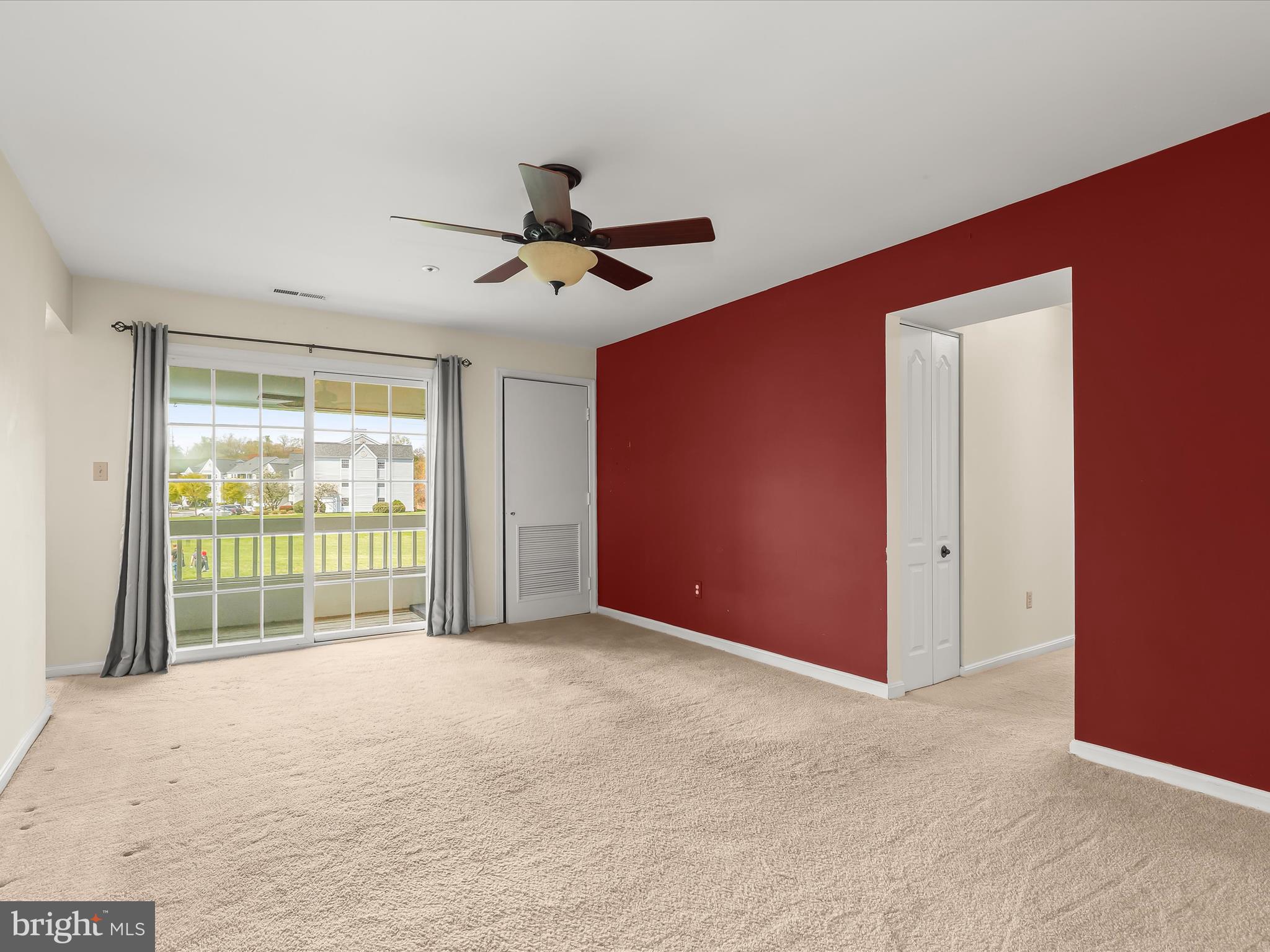 8555 Falls Run Road, Unit G Ellicott City, MD 21043 - Photo 3 of 26 Living Room