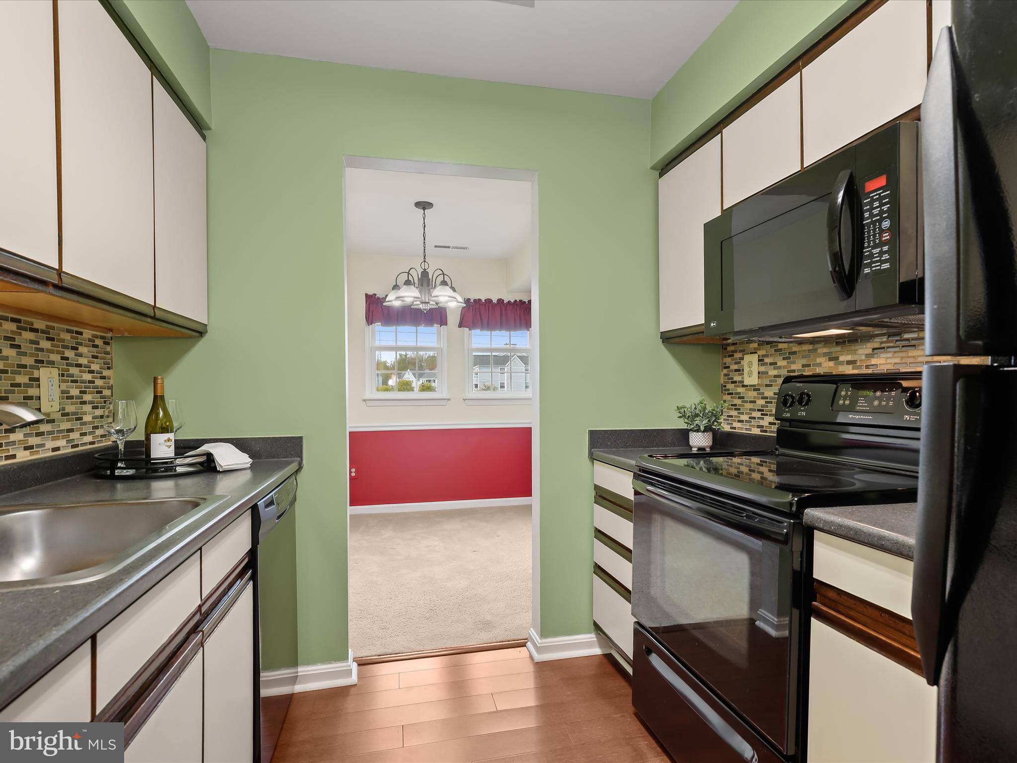 8555 Falls Run Road, Unit G Ellicott City, MD 21043 - Photo 9 of 26 Kitchen