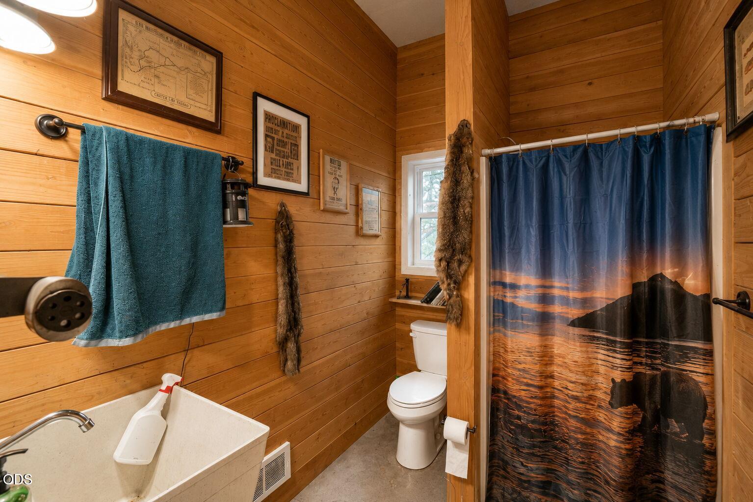 1800 Lampman Road Gold Hill, OR 97525 - Photo 26 of 53 Gallery Image 26