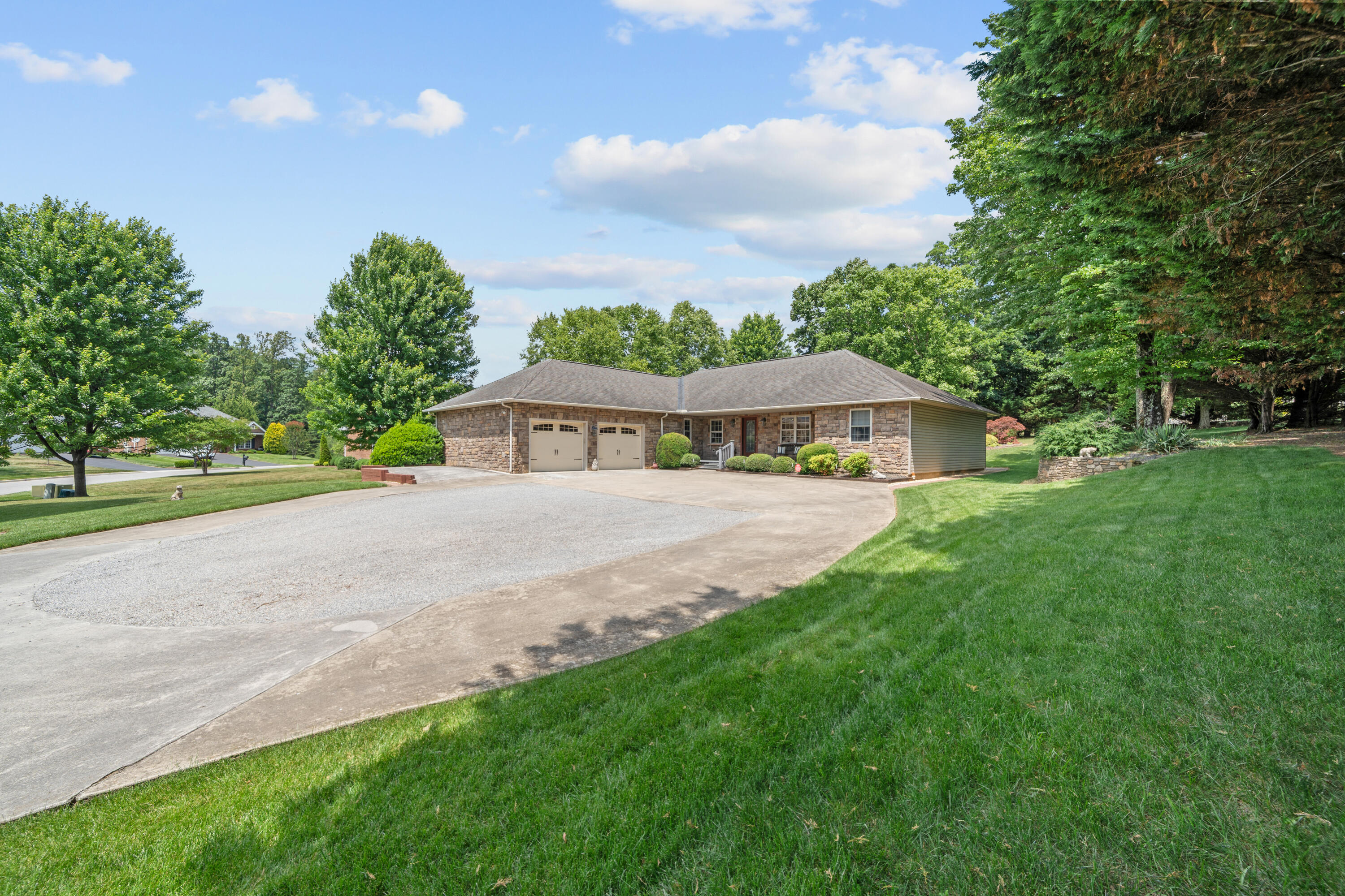 1475 Edgebrook Road Salem, VA 24153 - Photo 32 of 33 Front