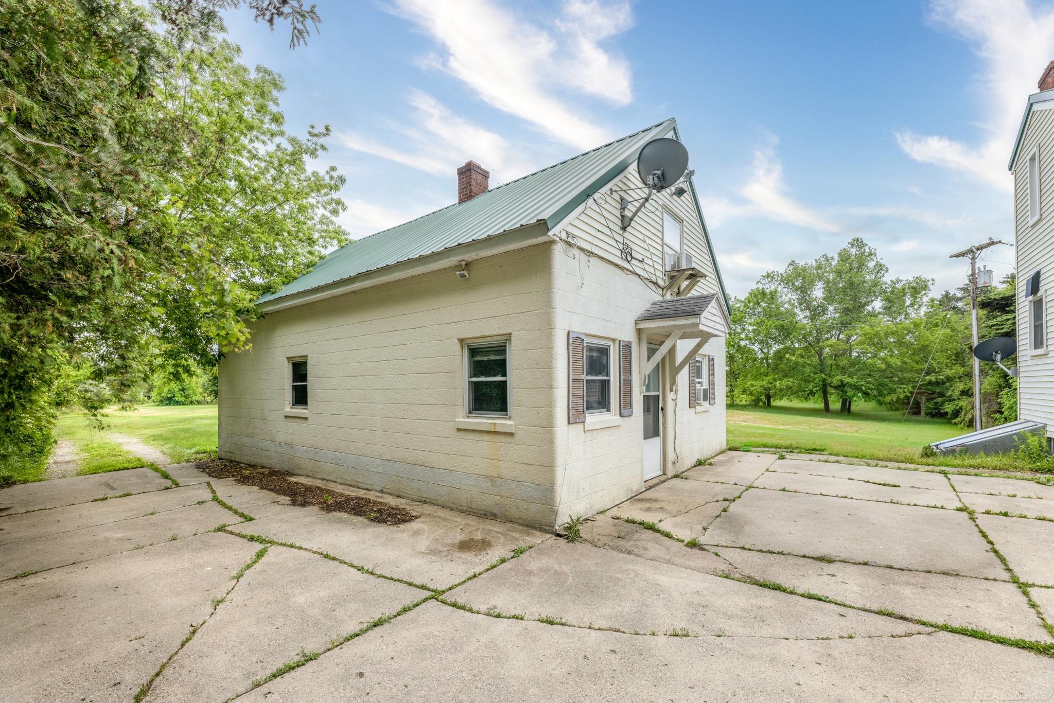 5957 Lakeshore Road Lexington, MI 48450 - Photo 23 of 43