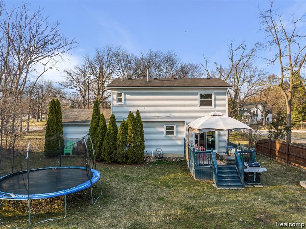 591 Grace Avenue Rochester Hills, MI 48307 - Photo 3 of 27