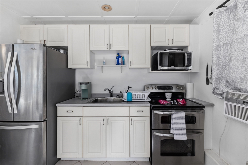 1535 Meridian Street Fall River, MA 02720 - Photo 31 of 40
