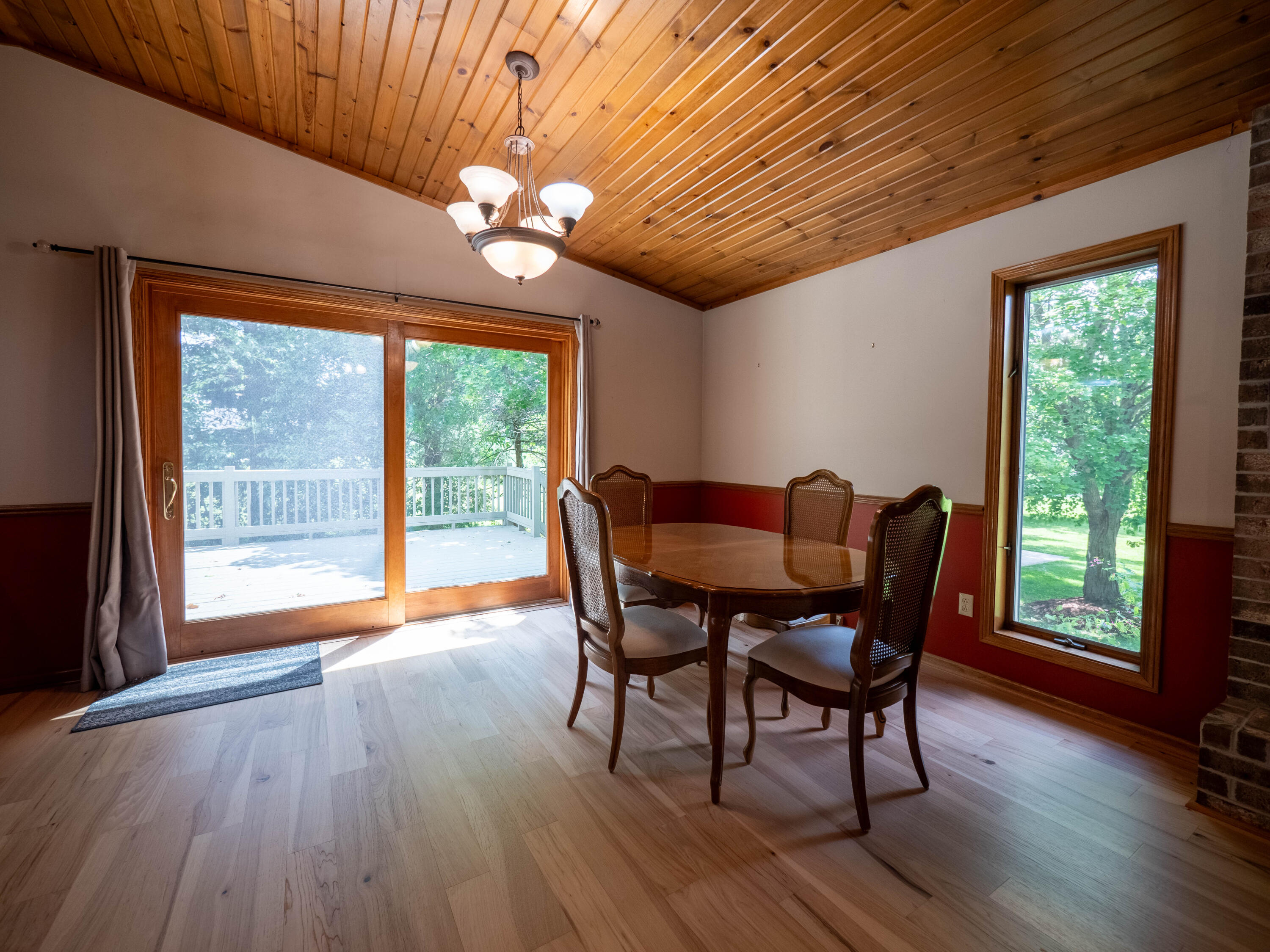 N6185 Country View Lane Concord, WI 53178 - Photo 13 of 28 Dining