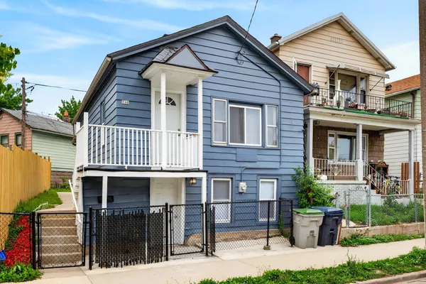$225,000 | 946 West Windlake Avenue, Milwaukee, WI 53204