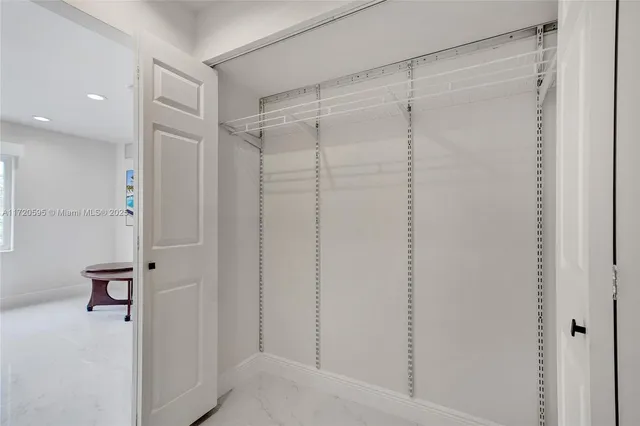 $3,800 | 877 Northeast 195th Street, Unit 222, Miami, FL 33179