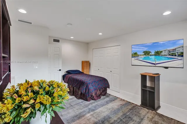 $3,800 | 877 Northeast 195th Street, Unit 222, Miami, FL 33179