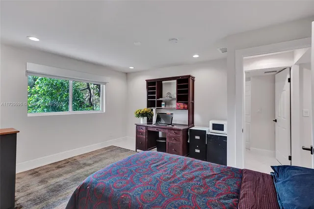 $3,800 | 877 Northeast 195th Street, Unit 222, Miami, FL 33179