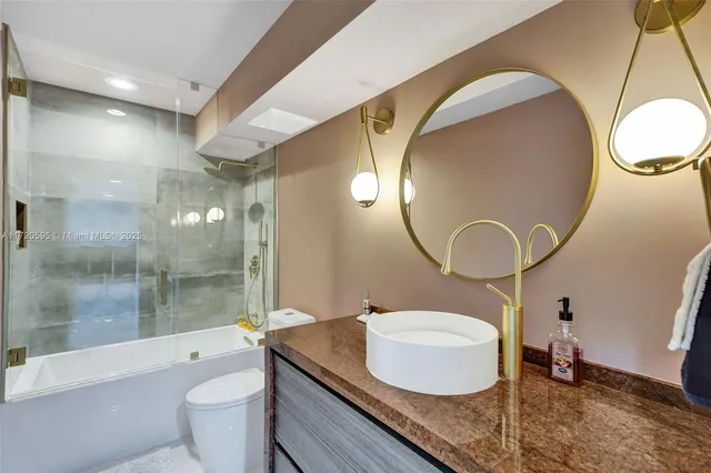 $3,800 | 877 Northeast 195th Street, Unit 222, Miami, FL 33179