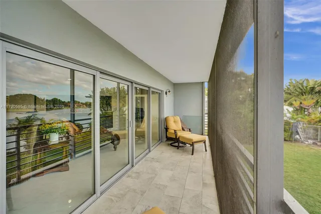 $3,800 | 877 Northeast 195th Street, Unit 222, Miami, FL 33179