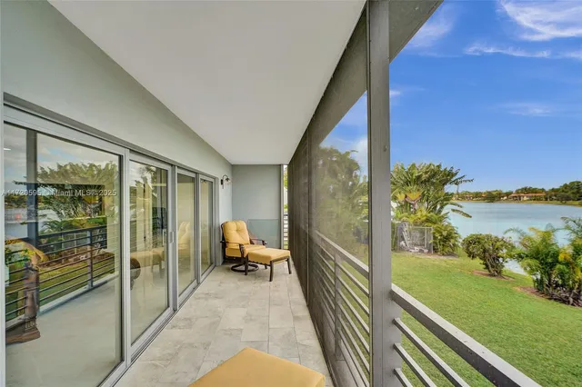 $3,800 | 877 Northeast 195th Street, Unit 222, Miami, FL 33179