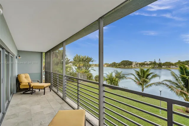 $3,800 | 877 Northeast 195th Street, Unit 222, Miami, FL 33179
