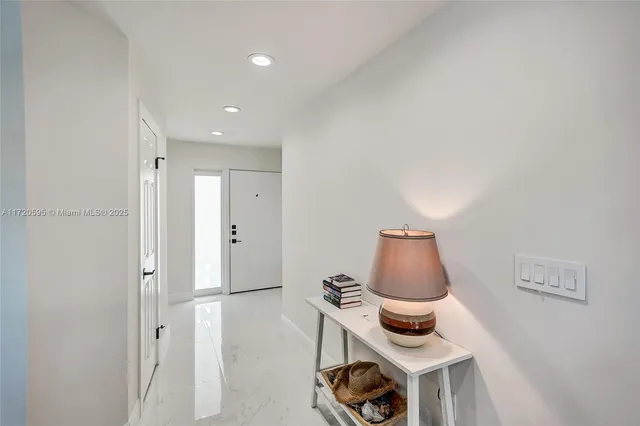 $3,800 | 877 Northeast 195th Street, Unit 222, Miami, FL 33179