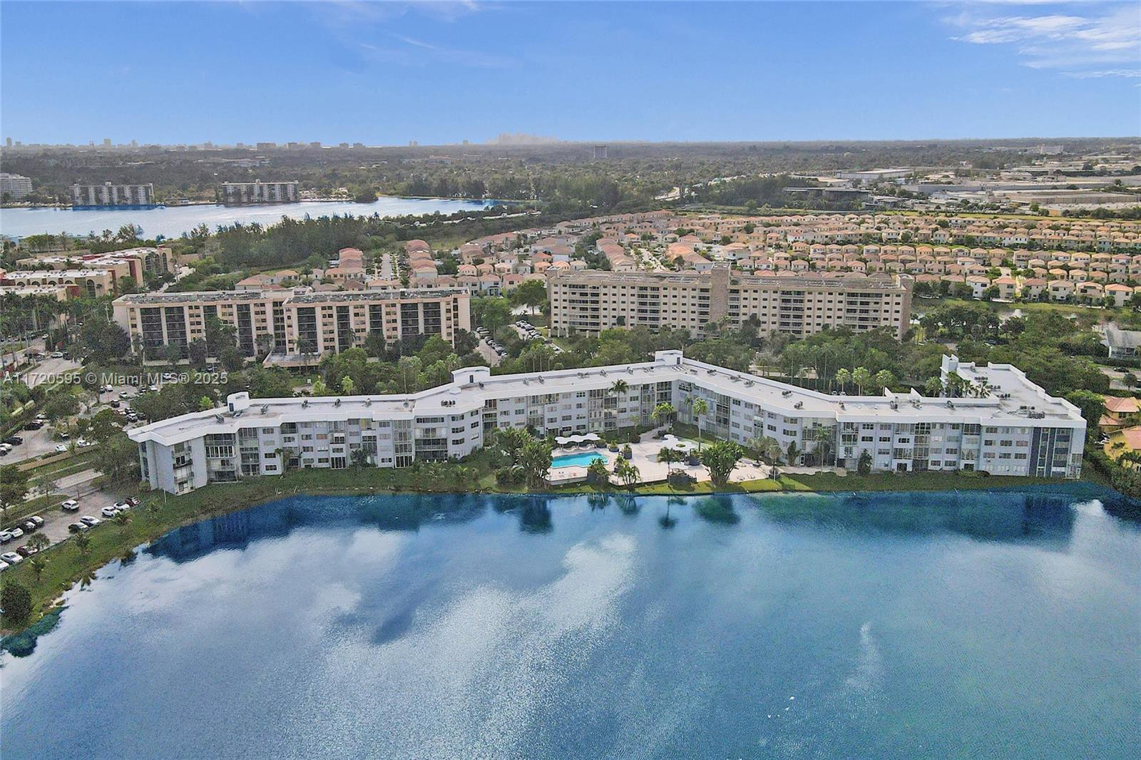 877 Northeast 195th Street, Unit 222 Miami, FL 33179 - Photo 8 of 93