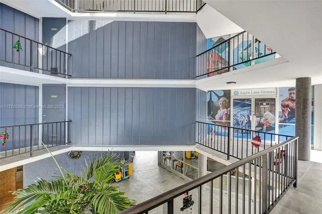 $3,800 | 877 Northeast 195th Street, Unit 222, Miami, FL 33179