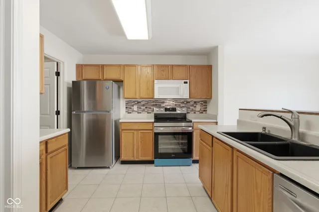 $247,000 | 409 Bedford Drive, Westfield, IN 46074