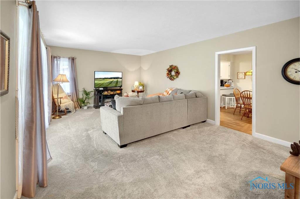 2011 Cass Road Toledo, OH 43614 - Photo 5 of 36 Gallery Image 5