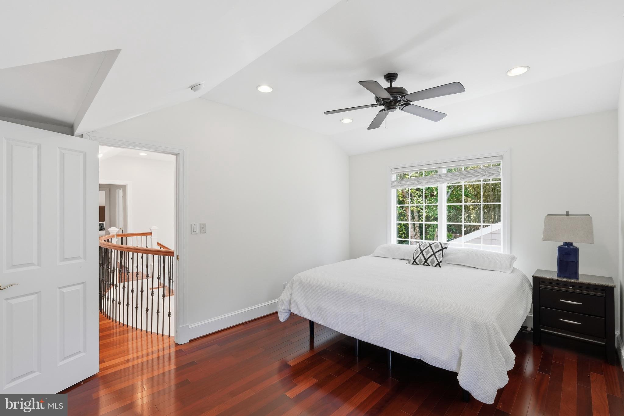414 Skyhill Road Alexandria, VA 22314 - Photo 31 of 42 Upper Suite 2