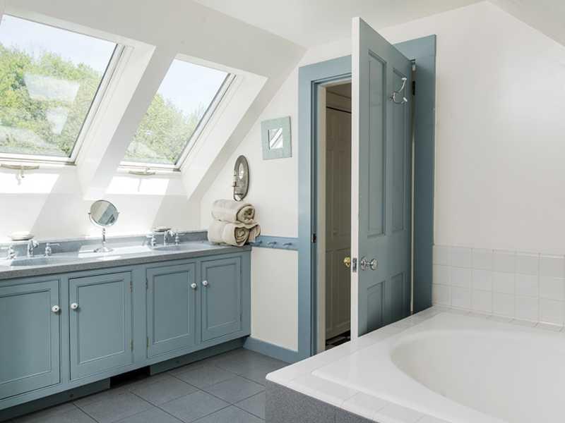 608 River Road Newcastle, ME 04553 - Photo 13 of 26 Master Bath/Spa.