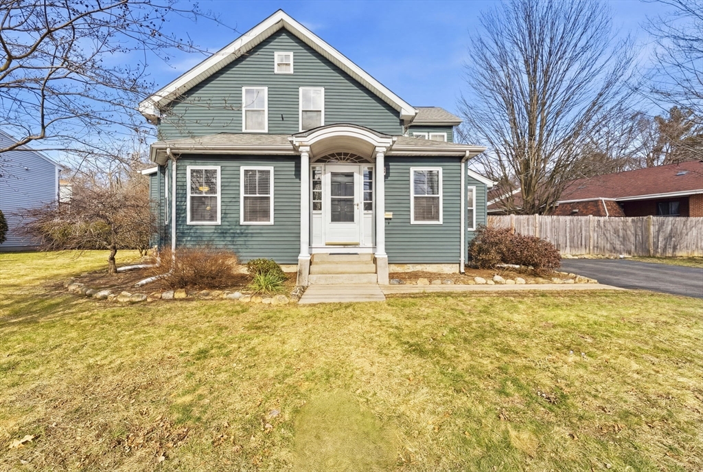 589 Smithfield Road North Providence, RI 02904 - Photo 1 of 41