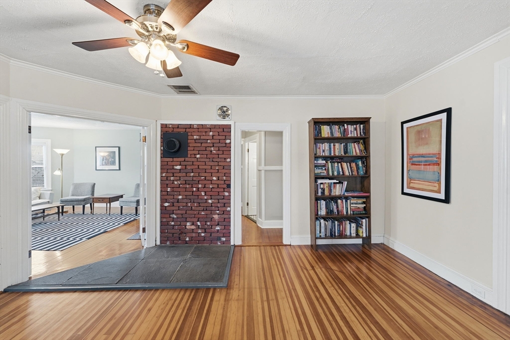 589 Smithfield Road North Providence, RI 02904 - Photo 20 of 41