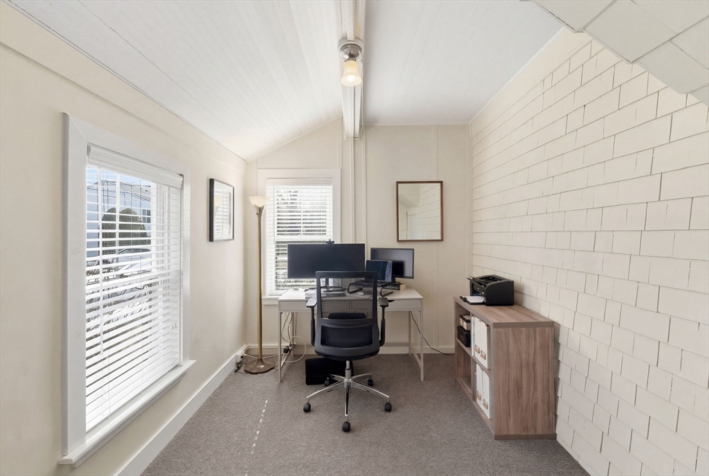 589 Smithfield Road North Providence, RI 02904 - Photo 34 of 41