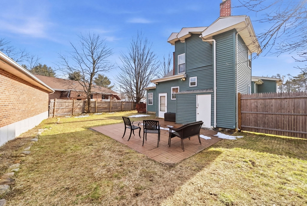 589 Smithfield Road North Providence, RI 02904 - Photo 5 of 41