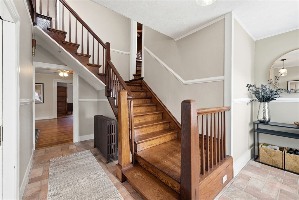 589 Smithfield Road North Providence, RI 02904 - Photo 9 of 41