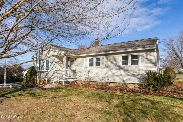 $299,500 | 18 Pleasantview Drive, Dalton, MA 01226