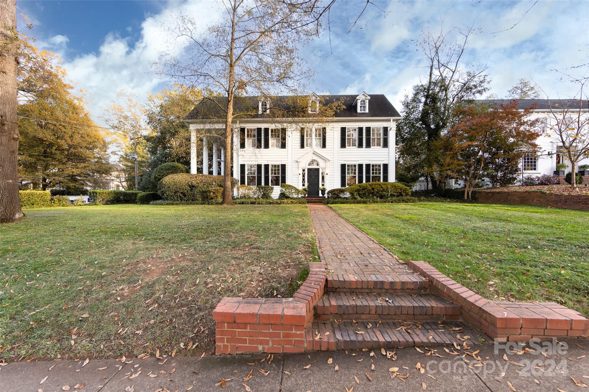 1501 Queens Road West Charlotte, NC 28207 - Photo 3 of 46 Gallery Image 3