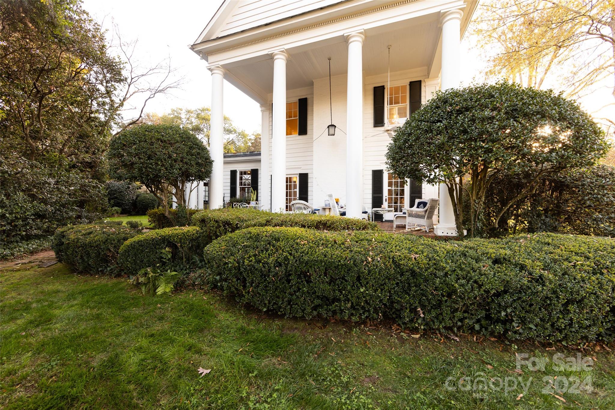 1501 Queens Road West Charlotte, NC 28207 - Photo 5 of 46 Gallery Image 5