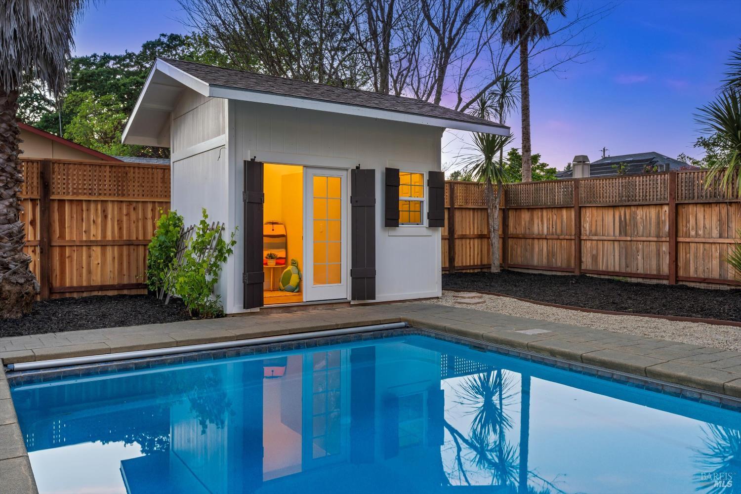 10014 Herb Road Windsor, CA 95492 - Photo 30 of 56 Pool house - Changing room