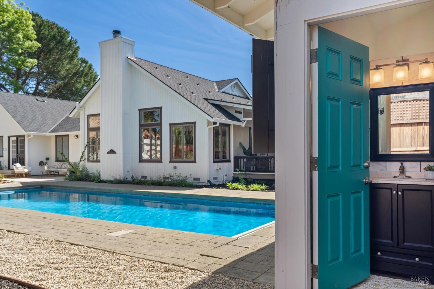 10014 Herb Road Windsor, CA 95492 - Photo 32 of 56 Pool house bath