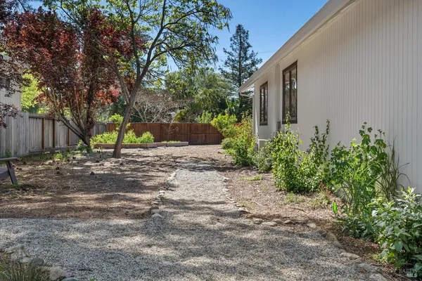 $1,950,000 | 10014 Herb Road, Windsor, CA 95492