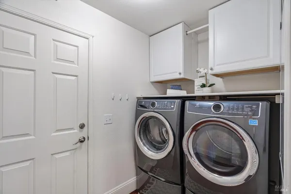 $1,795,000 | 10014 Herb Road, Windsor, CA 95492