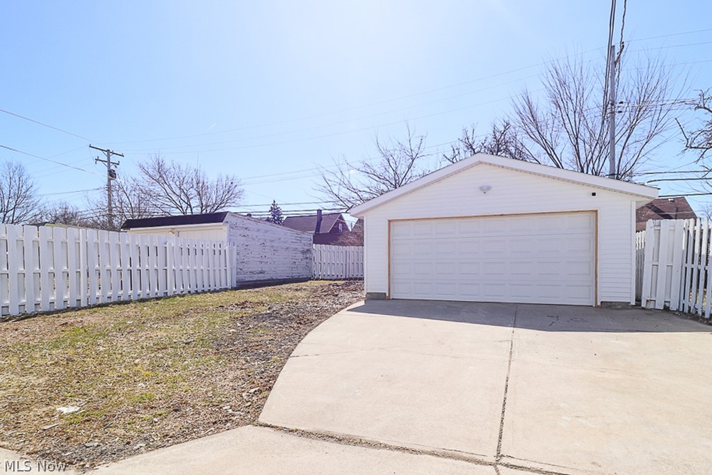 4026 Stilmore Road Cleveland, OH 44121 - Photo 23 of 25