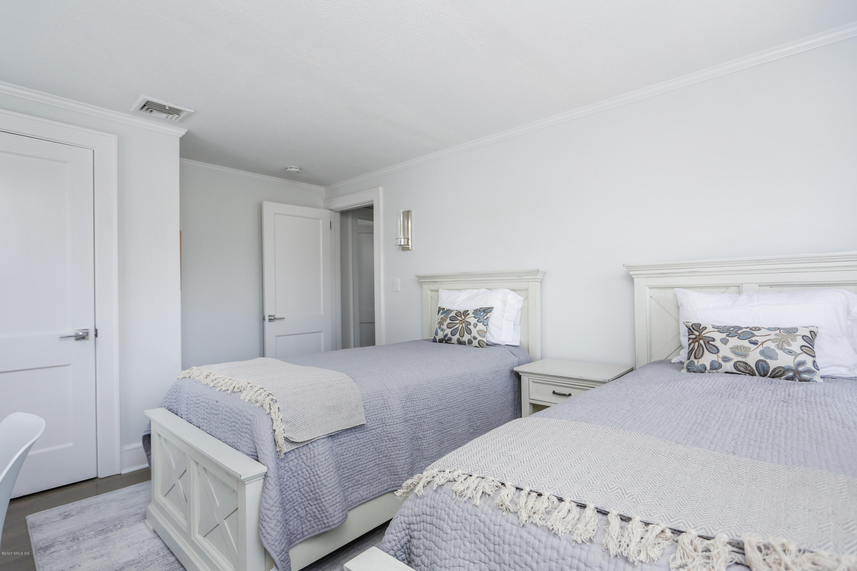 5 Bolling Place Greenwich, CT 06830 - Photo 16 of 24 017