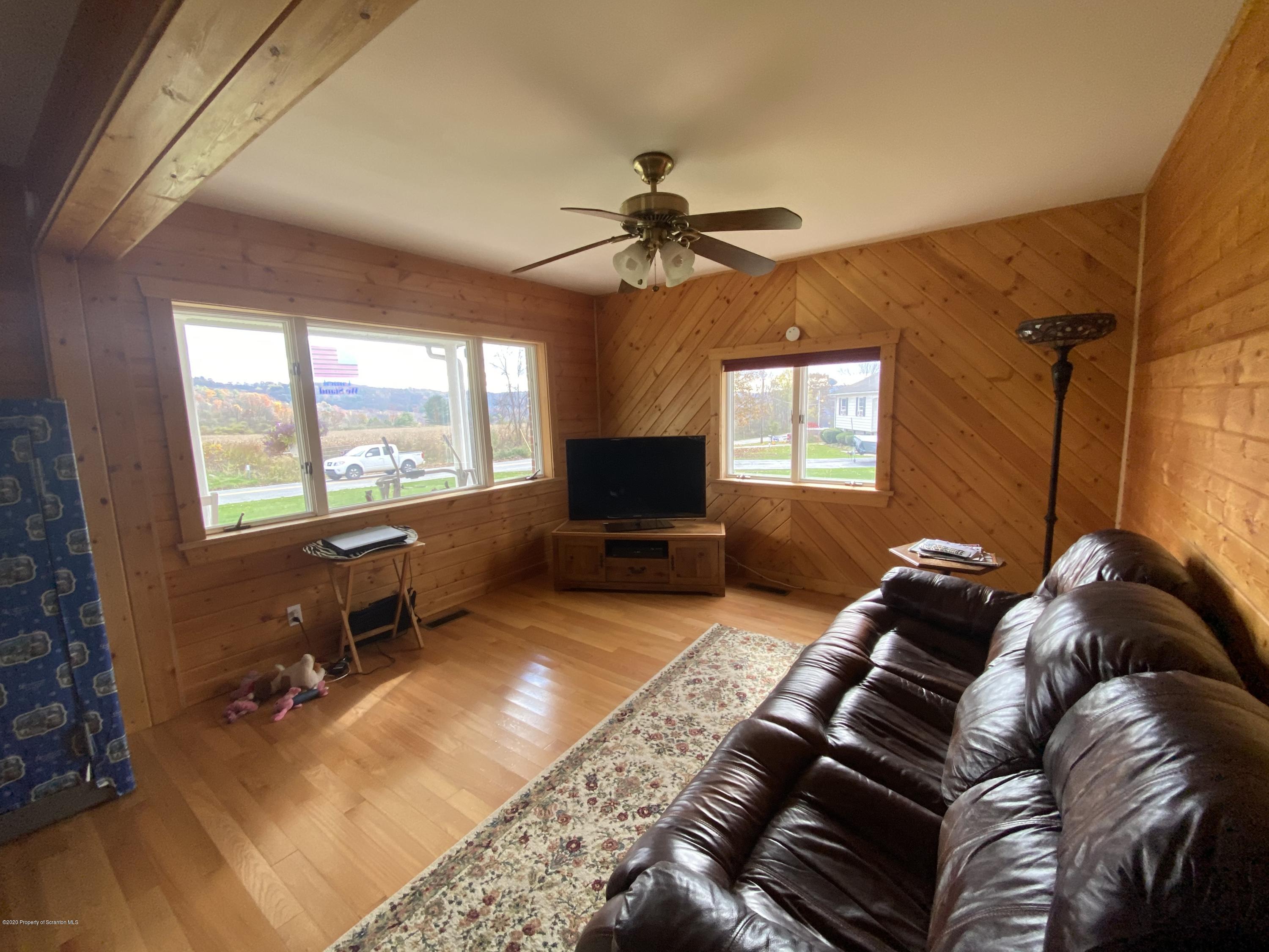 107 Rabbit Lane Falls, PA 18615 - Photo 7 of 13 Gallery Image 7
