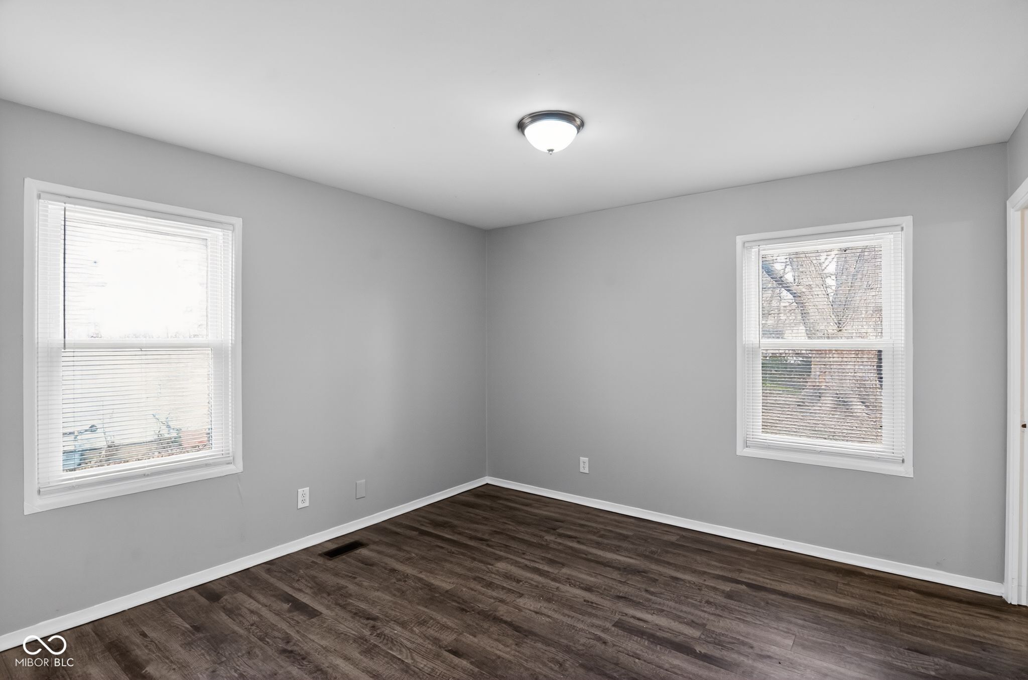 2337 Sickle Road Indianapolis, IN 46219 - Photo 4 of 31 Gallery Image 4