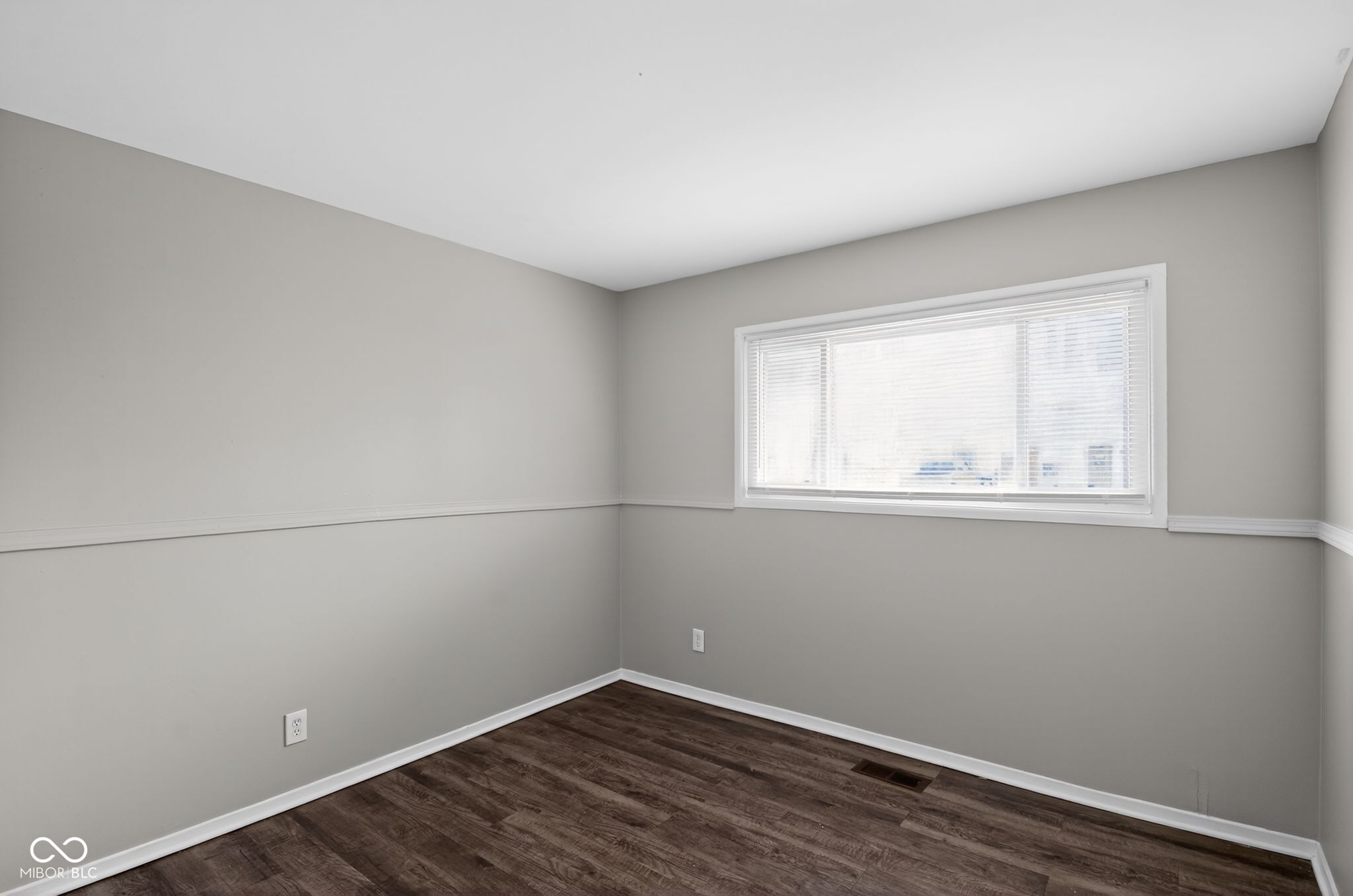 2337 Sickle Road Indianapolis, IN 46219 - Photo 5 of 31 Gallery Image 5
